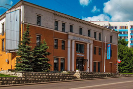 Сдам здание 902 кв.м в центре