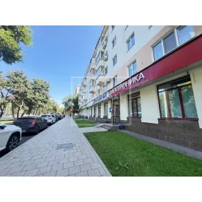 КРАСНАЯ ЛИНИЯ 135.3 м² НА ПРОСПЕКТЕ